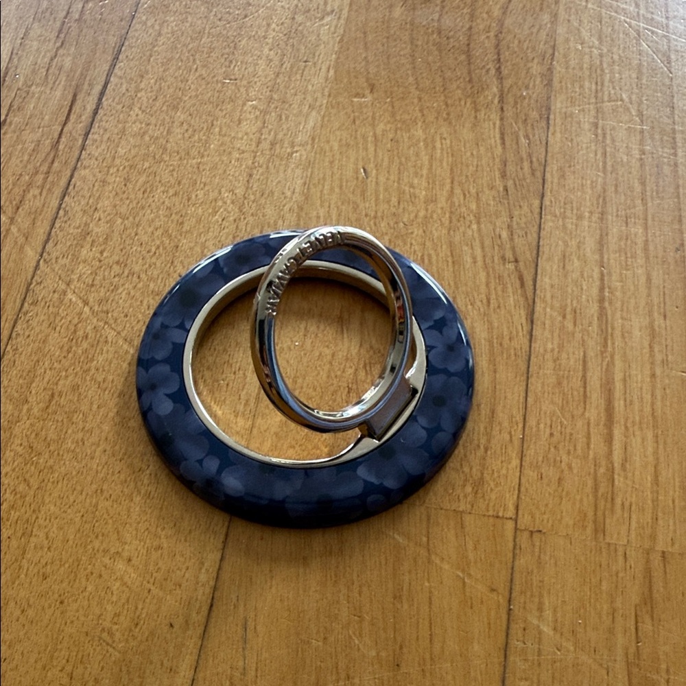Silver and Blue Velvet Caviar MagSafe Phone Grip